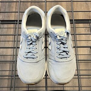 New Balance Men's Light Gray Sneakers